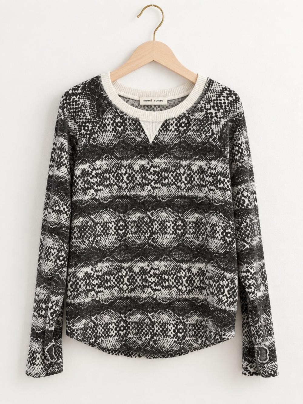 Sweet Romeo Snakeskin Animal Print Sweater Black White Small